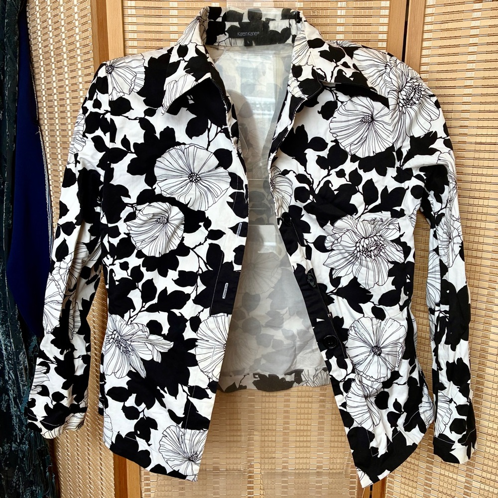 Karen Kane Black and White Floral Maximalist Spring Three Button Jacket